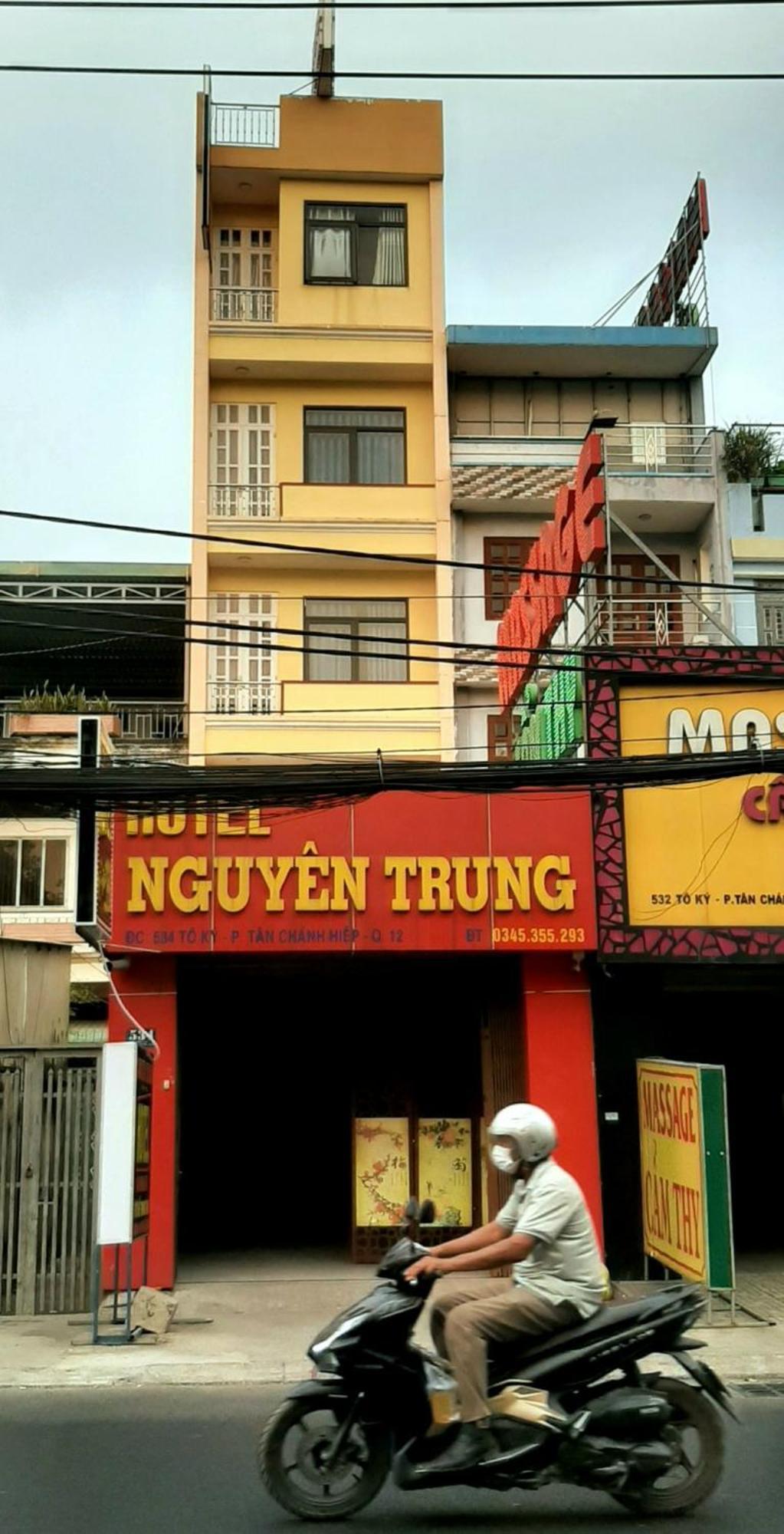 Отель Khach San Nguyen Trung Хошимин Экстерьер фото